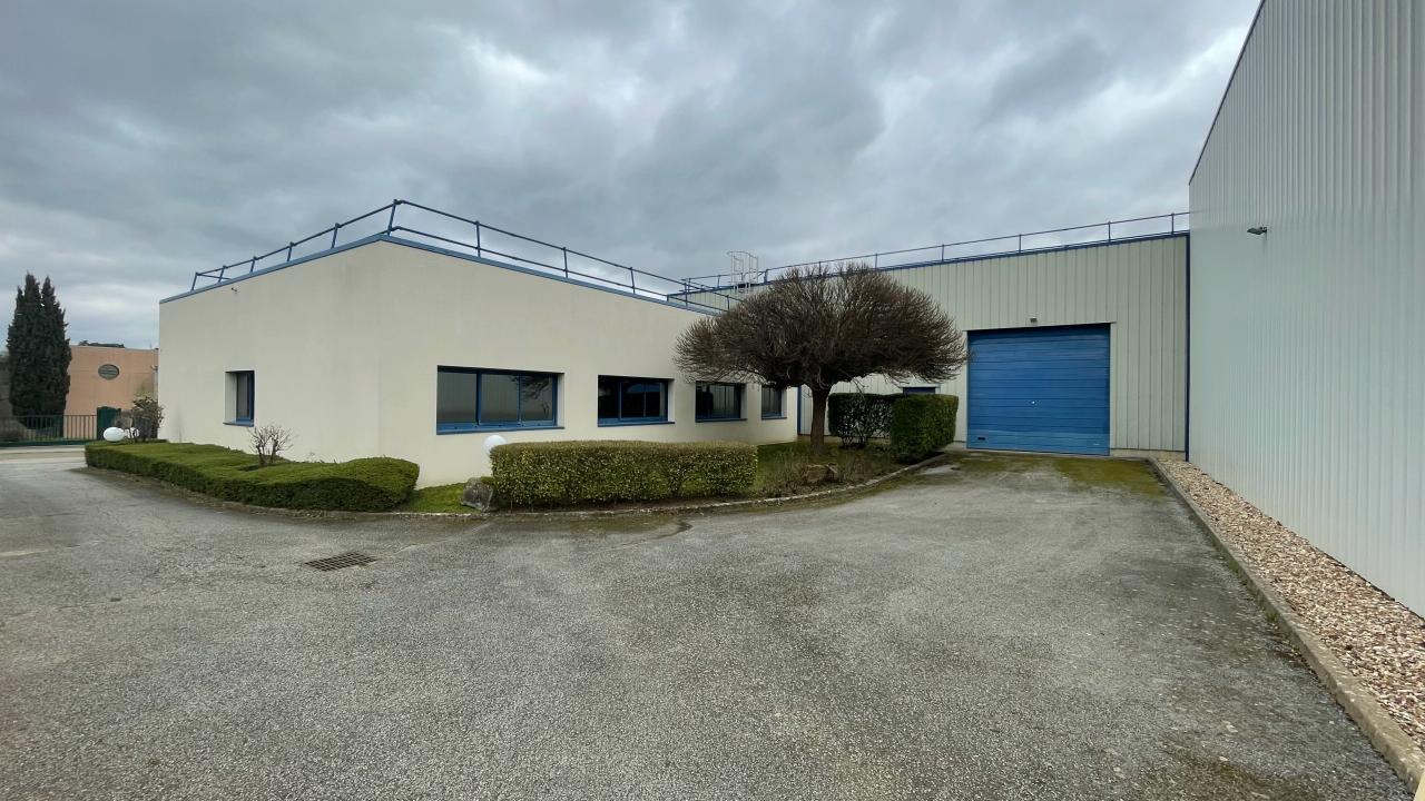 Local d'activité Saint-Germain-de-la-Grange 1950m² Vente local d'activité Saint-Germain-de-la-Grange Yvelines OVACT2533045 0